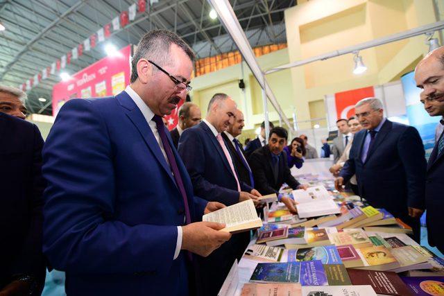 Anadolu'nun en büyük kitap fuarı Kahramanmaraş'ta açıldı