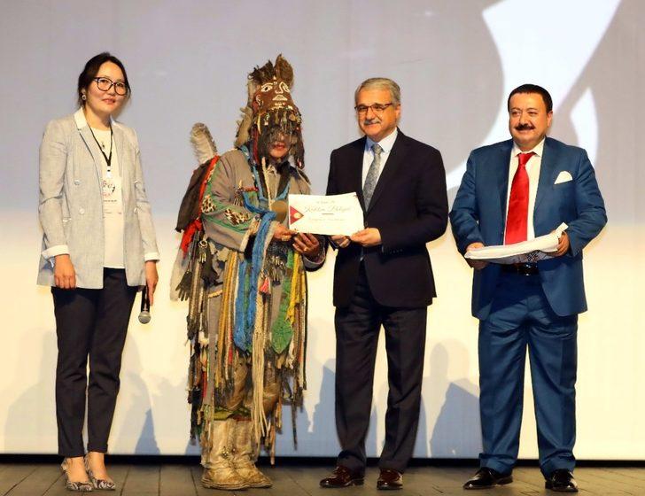 GAÜN’de Halk Kültüründe Oyun Müzik Dans Sempozyumu G4