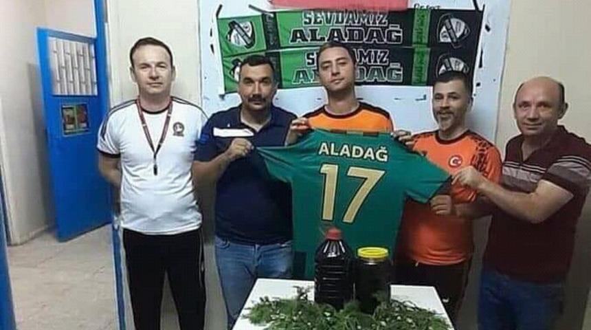 Aladağ G&uuml;c&uuml;, Oktay Karakan'ı 10 kilo pekmez karşılığı transfer etti