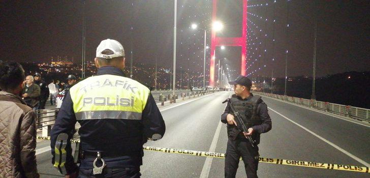 Elindeki silahla 15 Temmuz Şehitler Köprüsü'nde trafiği durdurdu G3