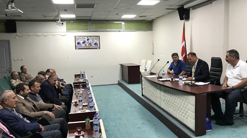 G&uuml;rsulu muhtarlar yeni başkanlarını se&ccedil;ti