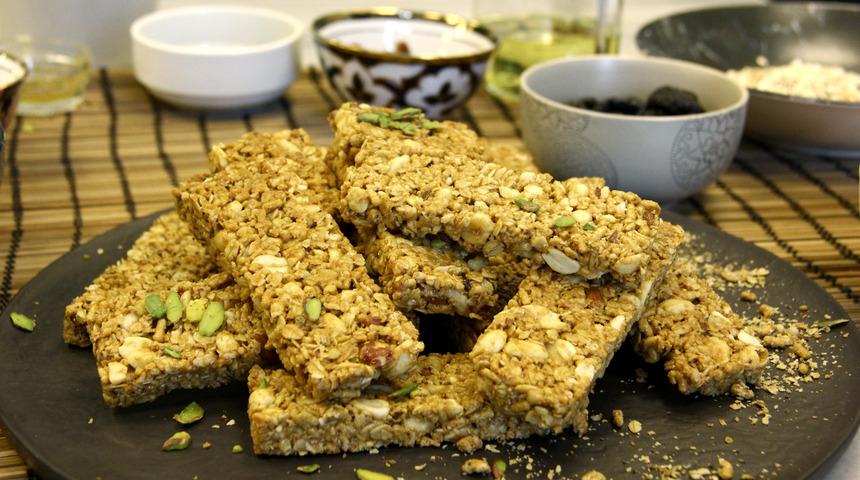 Ev yapımı bar tarifi: &Ccedil;ocukların seveceği en sağlıklı tatlı 15 dakikada hazırlanıyor