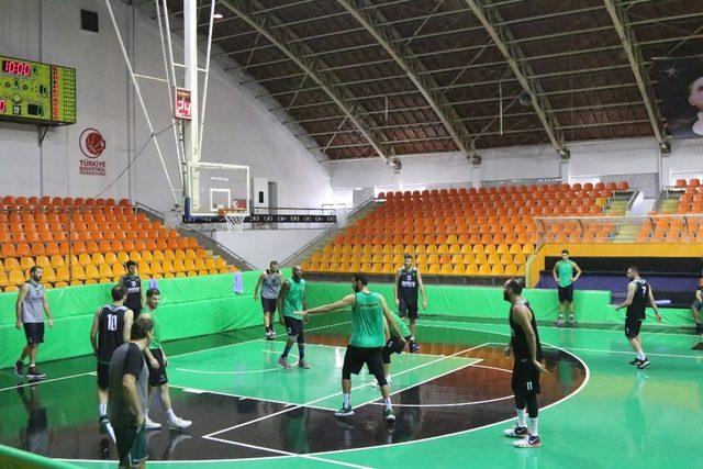 Akhisar Belediye Basketbol takımı evinde moral arıyor