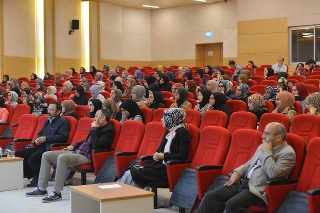 “İmam Matüridi’de Kadın Algısı” başlıklı konferans SAÜ’de verildi