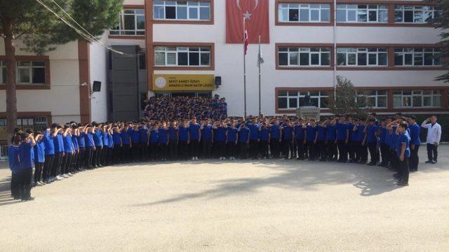 Öğrencilerden Mehmetçiğe asker selamı ve dualı destek