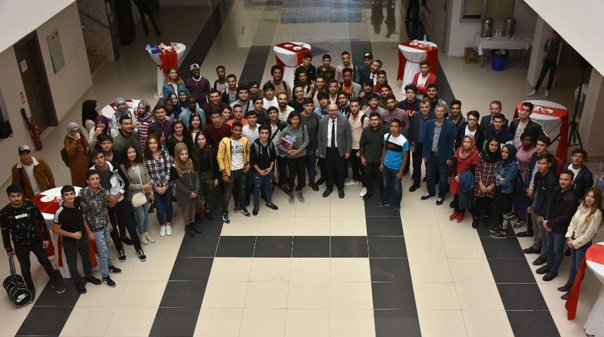 MAK&Uuml; Rekt&ouml;r&uuml; Korkmaz, uluslararası &ouml;ğrencilerle Tanışma &Ccedil;ayı&rsquo;nda bir araya geldi