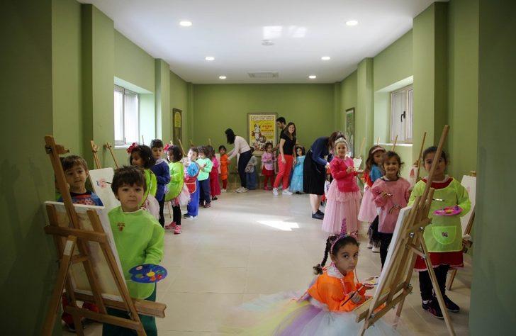 Kartallı minikler masallarla eğlendi G5