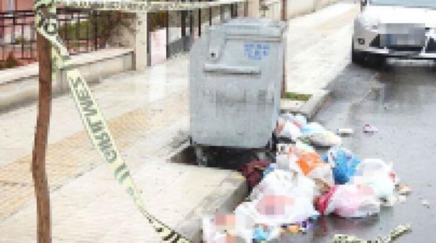 Tuvalette doğurduğu bebeğini &ccedil;&ouml;p kovasına atıp &ouml;ld&uuml;rd&uuml;