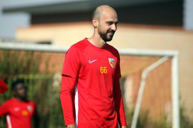 Kayserispor’da Şamil Çinaz sevinci