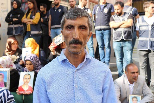 HDP önündeki aileler, Türkiye’nin Barış Pınarı Harekatındaki başarısını değerlendirdi