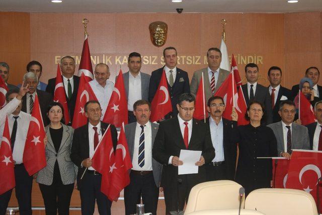 Uşak İGM harekatı asker selamı göndererek destekledi