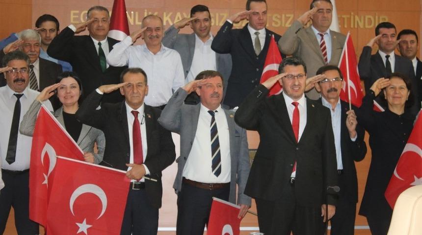 Uşak İGM harekatı asker selamı g&ouml;ndererek destekledi