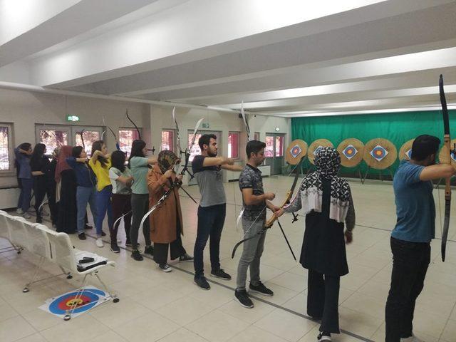 Erciyes Üniversitesi’nde Okçuluk Kursu başladı