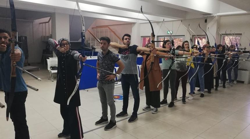 Erciyes Üniversitesi’nde Okçuluk Kursu başladı