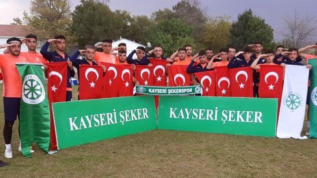 Antrenman sahasında Fetih Suresi okudular