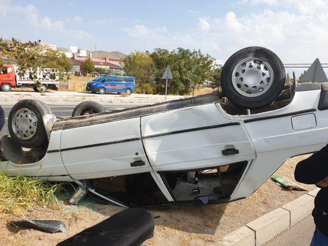 Elazığ’da tır ile çarpışan otomobil takla attı: 3 yaralı