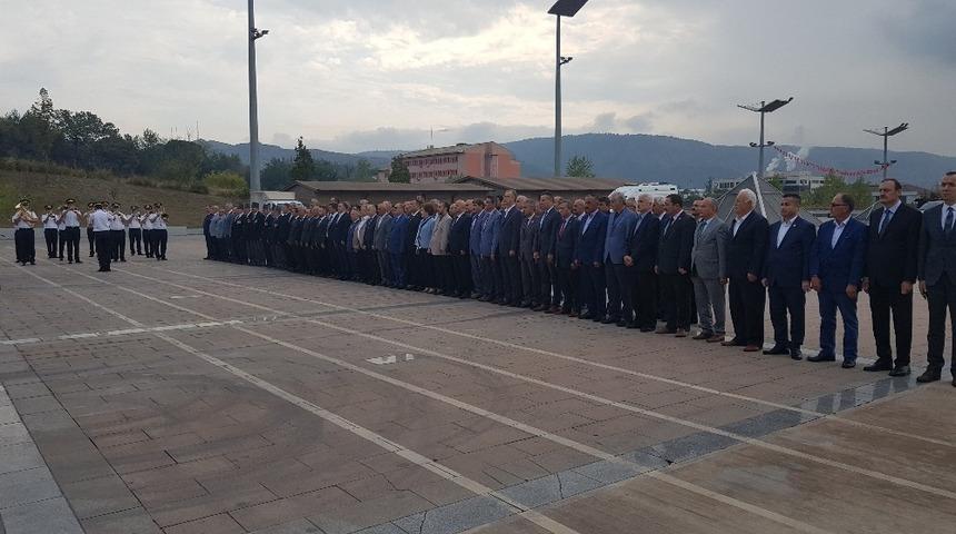 Karab&uuml;k&rsquo;te muhtarlar g&uuml;n&uuml; kutlandı