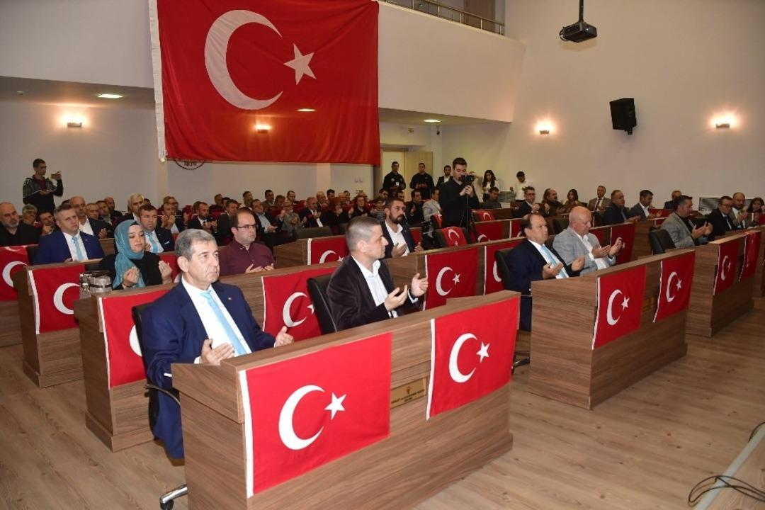 Biga Belediye Meclisinden Mehmet&ccedil;iğe destek