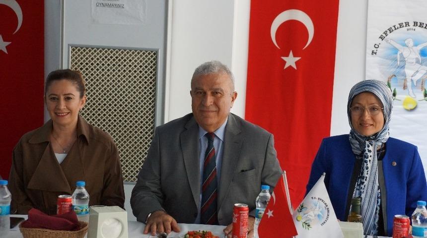 Başkan Atay, muhtarlarla buluştu