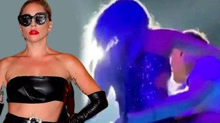 Lady Gaga kucak dansı yaparken düştü 