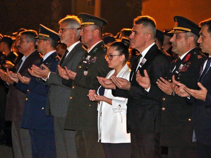 Şehit Astsubay Mesut Akmeşe Dikili'de son yolculuğuna uğurlandı G2