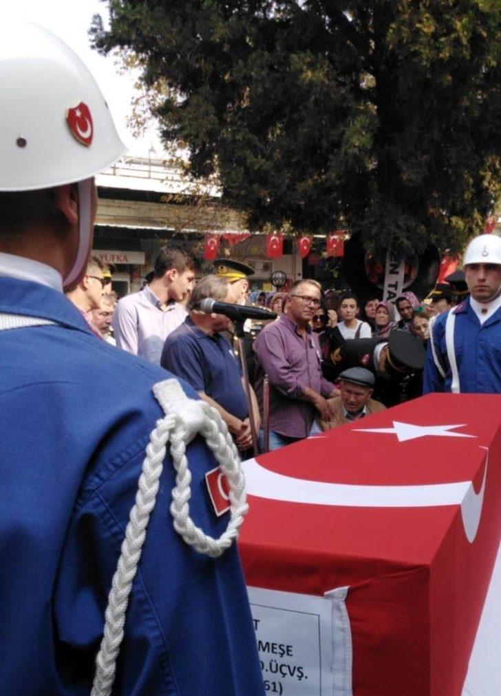 Şehit Astsubay Mesut Akmeşe Dikili'de son yolculuğuna uğurlandı G1