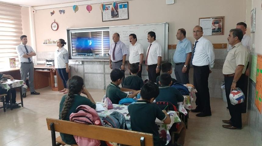 Kaymakam Yal&ccedil;ın, okullarda incelemelerde bulundu