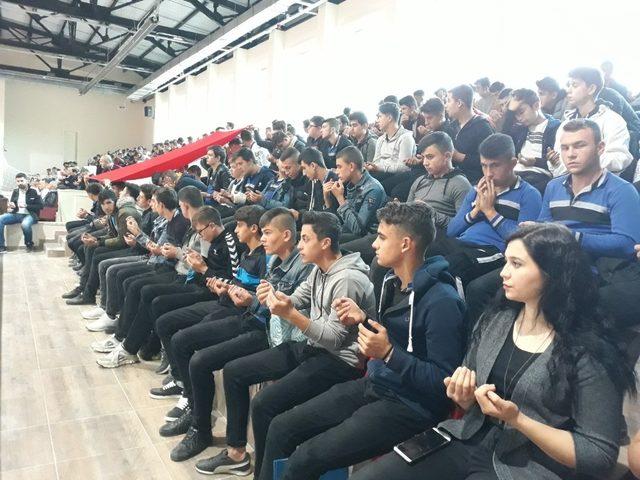 Öğrencilerden askerlere ’Komando marşlı’ destek