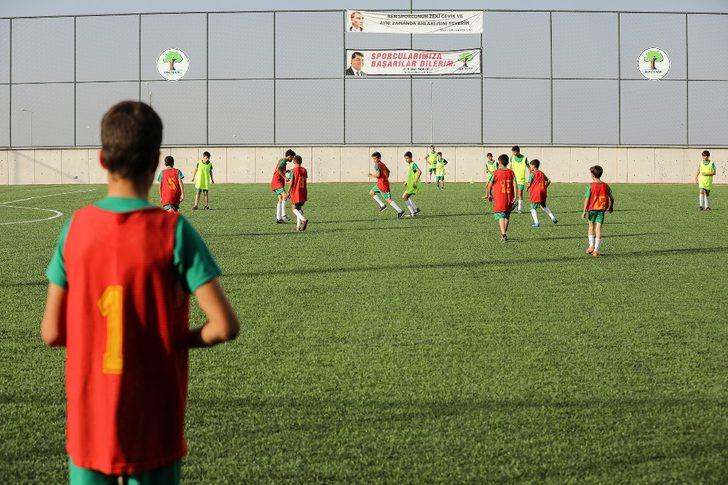 Beykent Stadyumu’nda Futbol Spor Okulu büyük ilgi görüyor G3