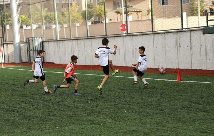 Beykent Stadyumu’nda Futbol Spor Okulu büyük ilgi görüyor G5