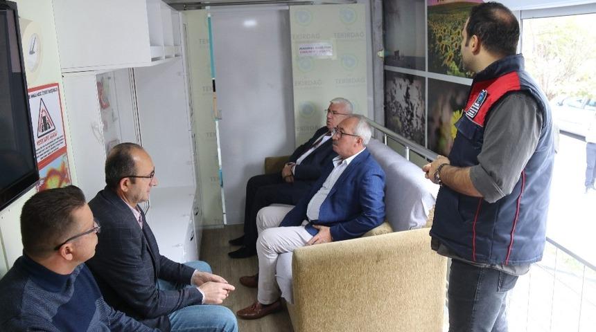 Vatandaşlara ve &ouml;ğrencilere deprem eğitimi verildi