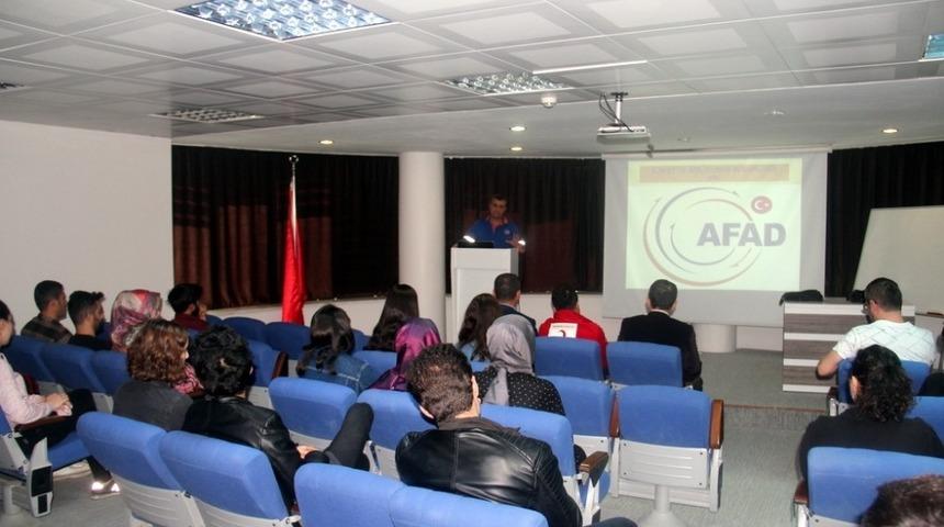 Van YY&Uuml;&rsquo;de "Temel Afet Bilinci ve Deprem Eğitimi" semineri