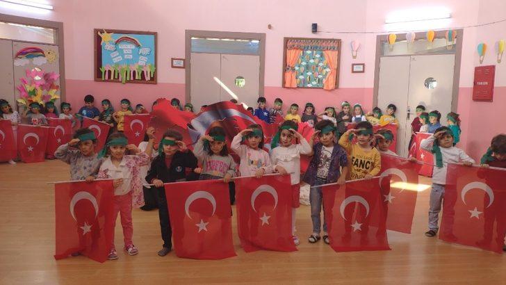 Minik komandolardan Mehmetçiklere selam G4