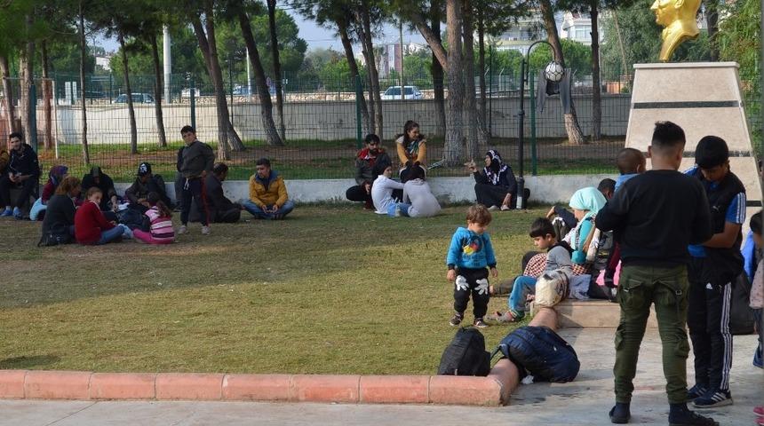 Didim’de göçmenler yol uygulamasında kaçamadı