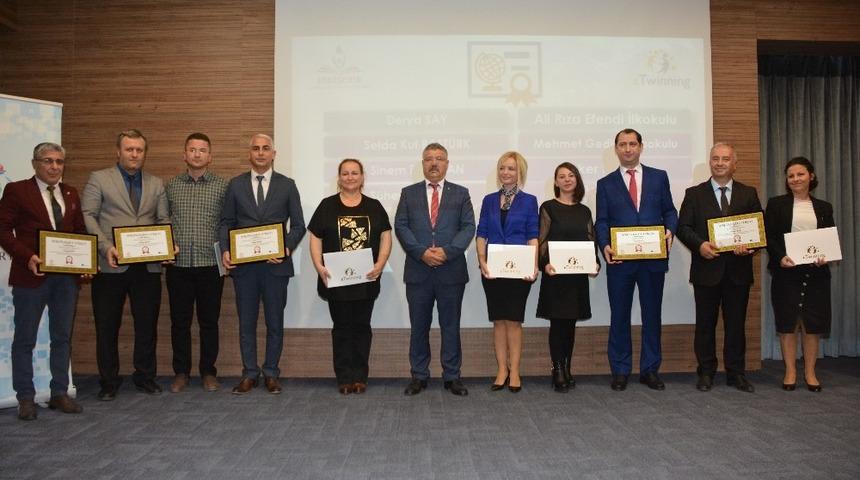 eTwinning kalite etiketi &ouml;d&uuml;l t&ouml;reni yapıldı