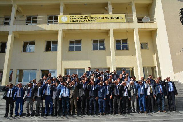 Sarıkamış Kaymakamı ve Muhtarlarından Asker selamı 1