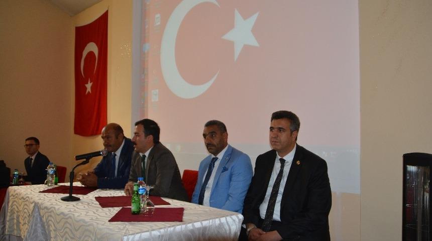 Sarıkamış Kaymakamı Recep Koşal, Muhtarlarla bir araya geldi