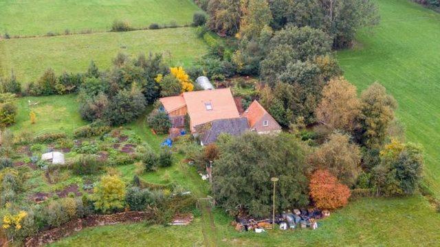 Hollanda'da yıllardır mahzende yaşayan bir baba ile 5 çocuğu polis tarafından kurtarıldı
