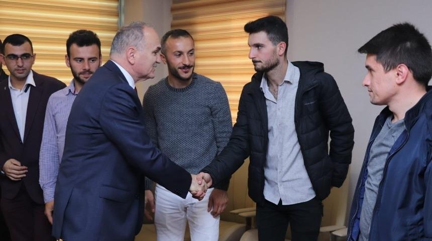 Başkan &Ouml;zl&uuml; &ldquo;Gen&ccedil;lik bu &uuml;lkenin geleceğidir&rdquo;