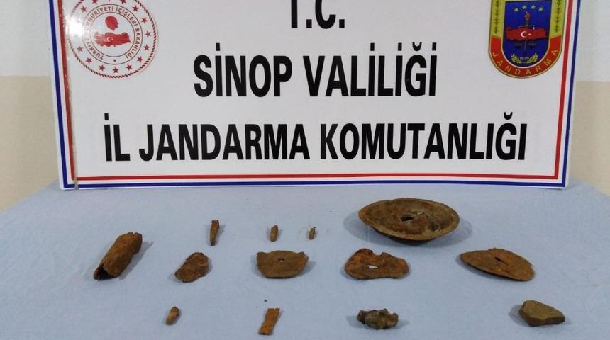 Sinop&rsquo;ta tarihi eser ka&ccedil;ak&ccedil;ığı zanlıları adliyede