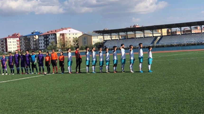 Kars&rsquo;ta dostluk ma&ccedil;ında Mehmet&ccedil;iğe selam g&ouml;nderdiler