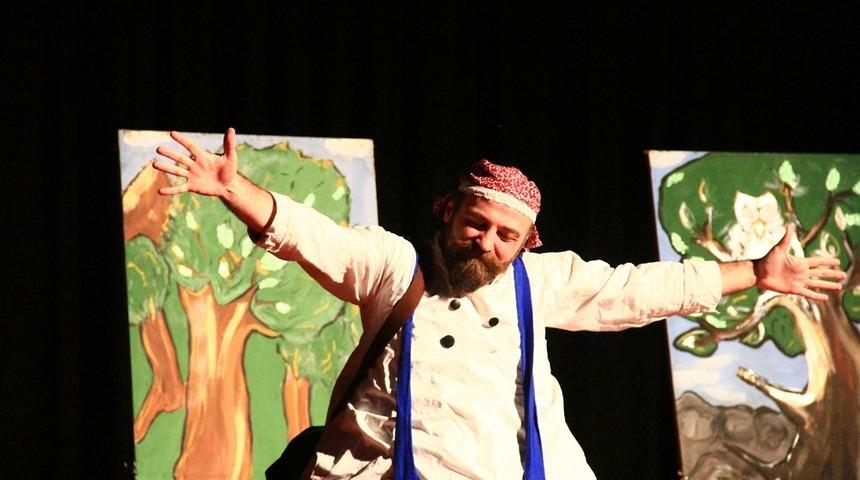 &lsquo;İyi &Ccedil;ocuk&rsquo; AKM&rsquo;de sahnelendi