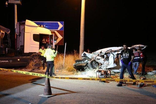 Tunceli’de 4 kişinin öldüğü kaza saniye saniye kameraya yansıdı