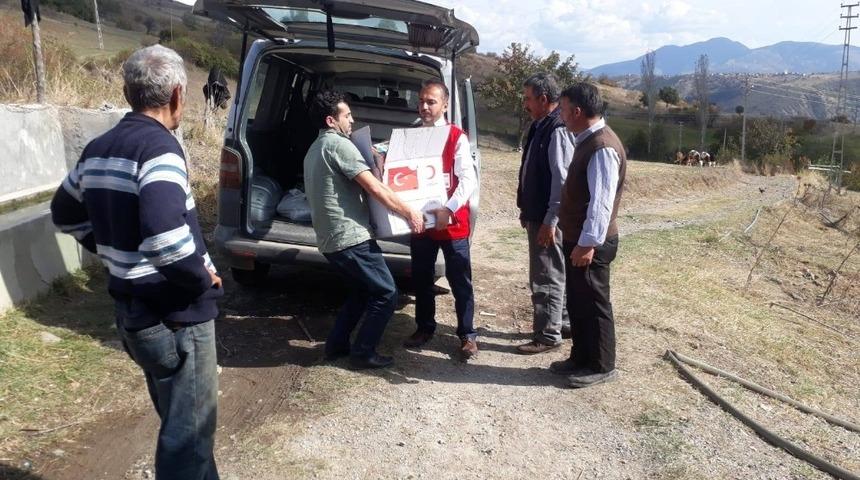 Kastamonu&rsquo;da evi yanan aileye T&uuml;rk Kızılayı&rsquo;ndan yardım