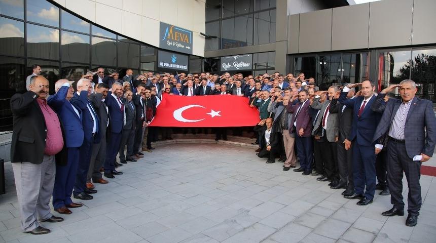 Muhtarlardan Mehmet&ccedil;iğe selam