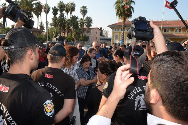 Yasaklanan mitingi d&uuml;zenlemek isteyen 9 kişi g&ouml;zaltına alındı 3