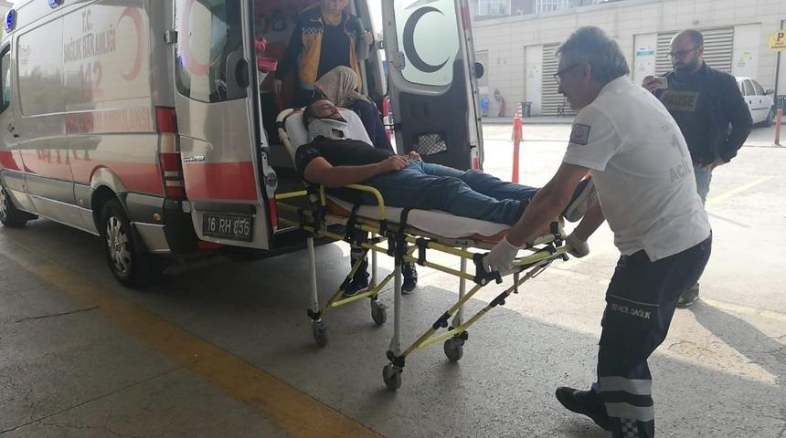 Otomobille kafa kafaya &ccedil;arpışan motosikletli yaralandı