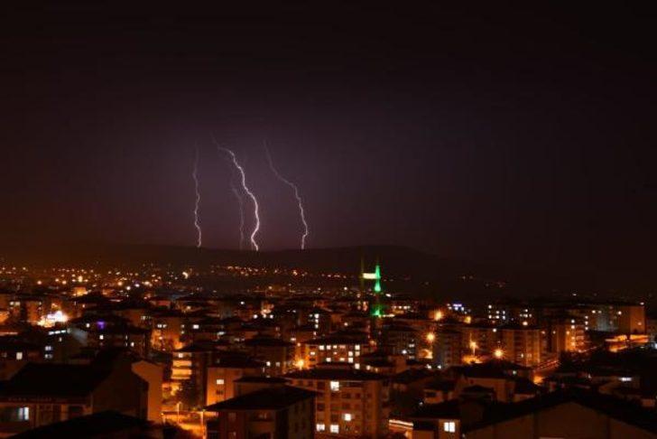 Karabük'te şimşekler gökyüzünü aydınlattı G1