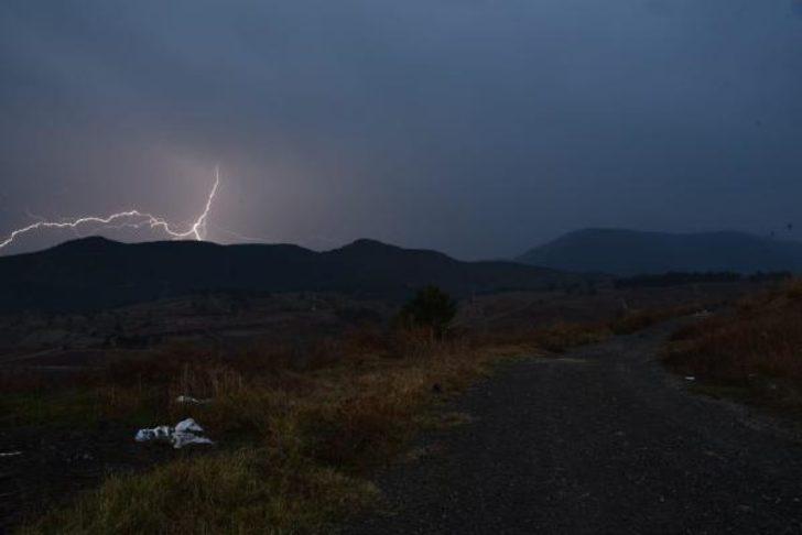 Karabük'te şimşekler gökyüzünü aydınlattı G4