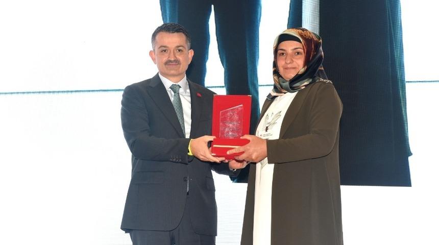 Vanlı kadın çiftçi Türkiye birincisi oldu